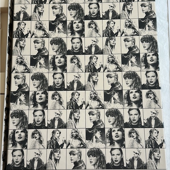 Taylor Swift Eras Tour Vip Box - Picture 2 of 10